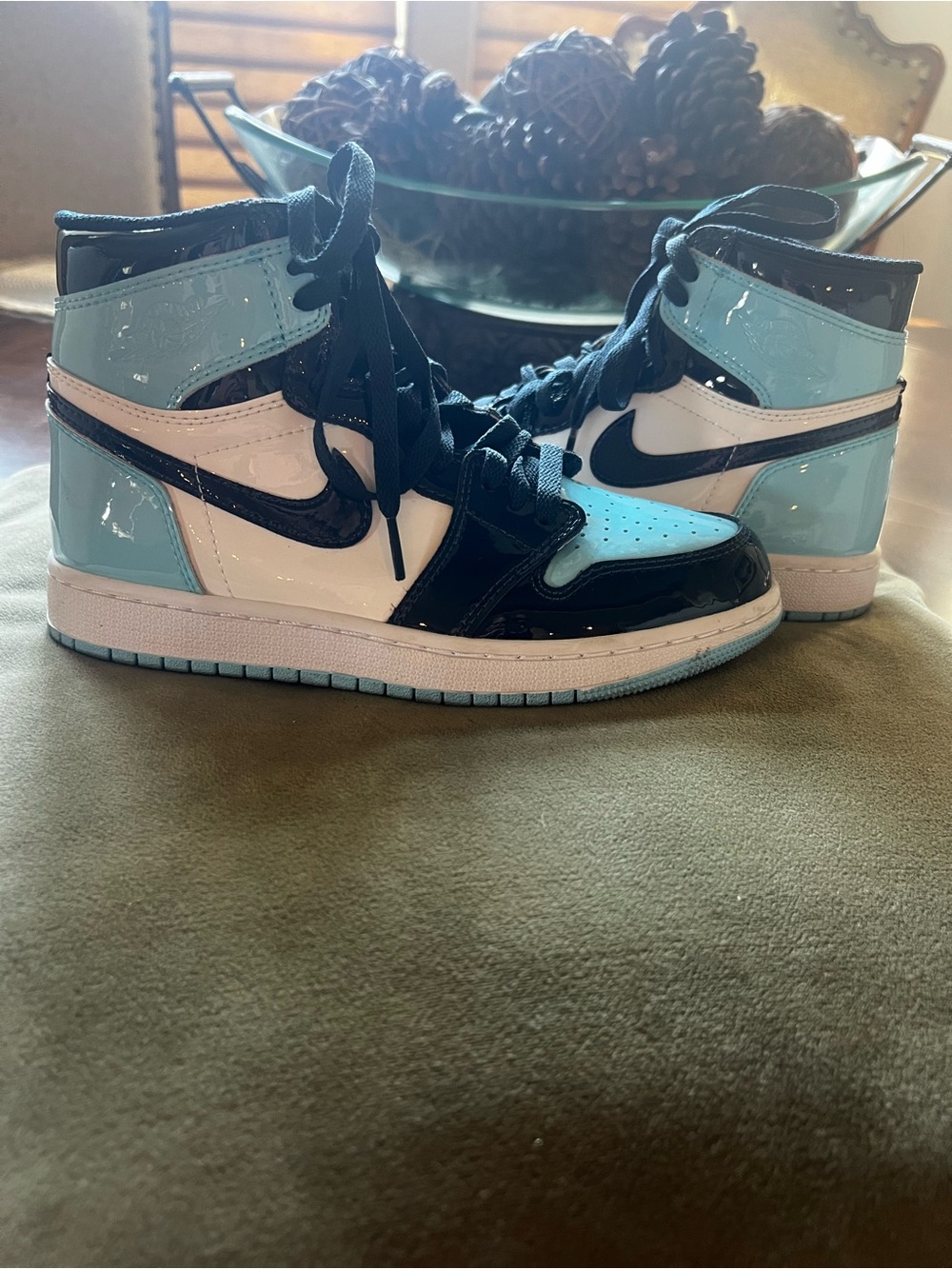Nike Jordan 1 retro high OG UNC patent leather Women’s Sneakers